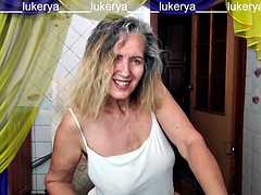 How Lukerya cut her hair during an online chat