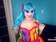 super-naughty Clown Kiwwi blows on balloons and chisel! Can I make your pecker POP!?