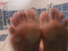 Toes in the Tub