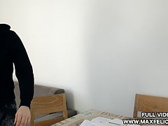 Il pornoattore italiano Max Felicitas scopa la maestra delle superiori cougar Sofia Star