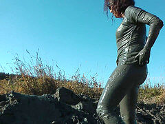 Blue stretch pants pants raw and Mud Brunette Girl