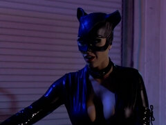Two-faced banged Cat woman before they became vigilantes