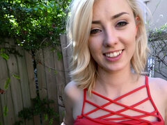 Pickup master gives cash to blonde whore for outdoor bang