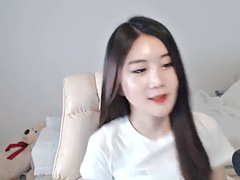 Sexy asian camgirl shows off her body