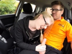 Giggly marketing student Satin Spank banged in the car