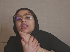 Sucking My Feet and Anal Dildo Mia Niqab