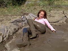 gal in jeans take a sloppy bath