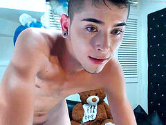 sizzling bubble butt lad Danny on cam