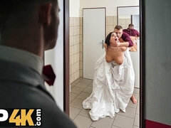 Grosse titten, Braut, Pummelig, Hardcore, Hd, Strümpfe, Toilette, Hochzeit