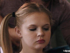 Kinderoppas, Grote mammen, Blond, Pijpbeurt, Sperma shot, Fetisj, Voeten fetish, Kut duiken
