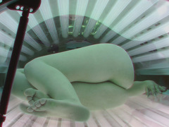 Amatoriale, Bionda, Pubblico, Rasata, Softcore, Solarium, Solo, Guardone