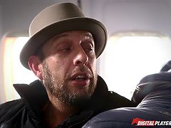 Pauzão, Peitos grandes, Loiroa, Boquete, Jato de porra, Hd, Comissária de bordo aeromoça, Uniforme