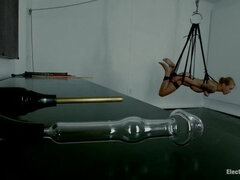 Anal, Bondage disciplin sadomasochisme, Dildo, Elektrisk, Kvinde dominans, Smerte, Straf, Fisse