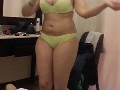 Arab hottie embarks on a relaxing escapade to indulge in pleasure part deux