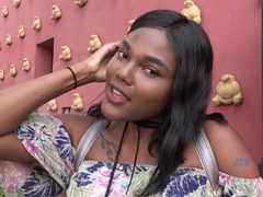 Amateur, Gros cul, Noire, Sucer une bite, Petite amie, Branlette thaïlandaise, Mamelons bombés, Nénés