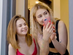 18 ans, Cul, Sucer une bite, Tir de sperme, Hd, Jarretelles, Adolescente, Plan cul à trois
