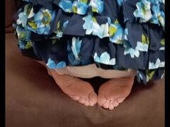 Amatoriale, Bionda, Piede fetish, Fatto in casa, Mamma che vorrei scoparmi, Mutandine, Pisciando, Solo