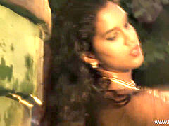 Bollywood bombshell Exotic Dancer