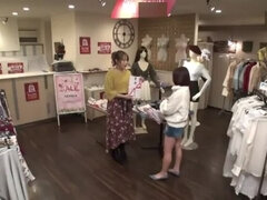 Mannequin Challenge in Clothes Store