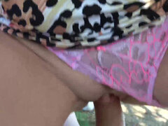 Culo, Tetas grandes, Mamada, Autobús, Estilo perrito, Vestido, Al aire libre, Pov
