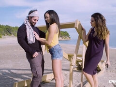 Beach Fun Outdoor Threesome - Frida Sante, Cassie Del Isla, Miguel Zayas - Cassie del isla