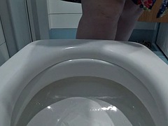 Old hairy pussy pissing in the bathroom. Big ass, anal hole and close up of fat wet pussy. Homemade dirty fetish. Pee. ASMR