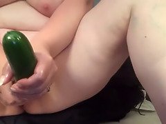 Milf hardcore my cunt with a giant cucumber