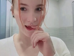 Avsugning, Sperma shot, Game, Liten och nätt, Rödhårig, Tuttar