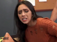 Grosse titten, Blasen, Braunhaarige, Spermaladung, Aufs gesicht abspritzen, Hardcore, Büro, Titten