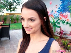 Røv, Pik sutte, Brunette, Hundestilling, Håndjob, Udendørs, Barberet, Teenager
