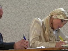 Pijpbeurt, Aangekleed, Vrouw, Fetisj, Leer, Panty, Pissen, Trio