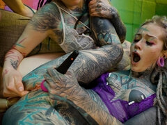 Anal, Stor kukk, Kukk suging, Dype svelg, Dildoen, Gotisk, Innsetting, Trekant