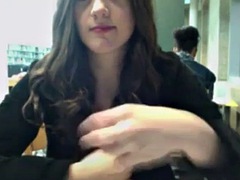 Leie, Grosse titten, Braunhaarige, Flashen, Masturbation, Öffentlich, Solo, Netzkamera