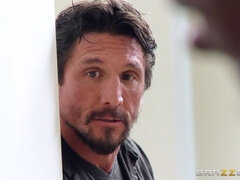 Gros seins, Blonde, Couple, Cocu, Interracial, Plan cul à trois, Jouets, Épouse