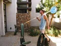 Stora tuttar, Brunett, Hardcore, Milf, Mamma, Utomhus, Pool, Tuttar