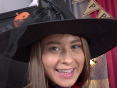 18, Anaali, Hauska, Teini