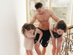 Amatorka, Duży tyłek, Duży kutas, Obciąganie, Styl na pieska, Naturalne cycki, Chudy, Cycki