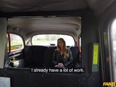 Babe, Pik sutte, Brunette, Bil, Hårdt, Nøgenhed, Ridning, Teenager