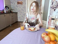 18 éves, Monumentális dákó, Cumizás, Közelkép, Fehérnemű, Filigrán alkatú, Elcsábított, Tini