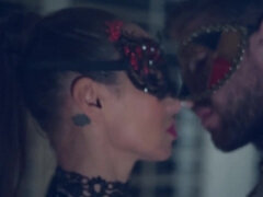 Grosser schwanz, Blasen, Vollbusig, Spermaladung, Hundestellung, Frau, Maske, Titten