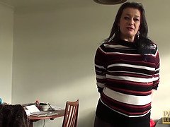 Brytyjski, Brunetka, Puma, Dojrzałe, Mamuśka, Mama, Rzeczywistość, Macocha