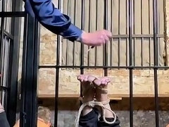 Bondage sadomaso, Dominazione, Dominazione femminile, Piede fetish, Tacchi, Sculacciata, Calze, Legati