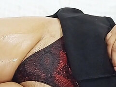 18 éves, Hatalmas hátsó, Cumizás, Pár, Mocskos duma, Nuni, Szoros