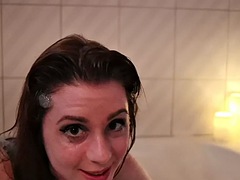 Amateur, Bikini, Mère que j'aimerais baiser, Douche, Solo, Nénés