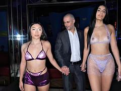 아기, 큰 음경, 큰 가슴, 오랄섹스, 흑갈색 머리, 사정 샷, 핸드잡, 하드코어