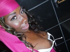 Duży tyłek, Duży kutas, Duże cycki, Obciąganie, Styl na pieska, Ciemna karnacja, Wielorasowy