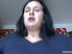 Leie, Grosse titten, Tschechisch, Schwanz, Lecken, Milf, Pov, Öffentlich