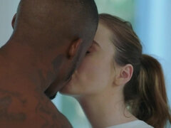 Anal, Grosse bite, Éjaculer dans la bouche, Double pénétration, Hard, Interracial, Petite femme, Voyeur