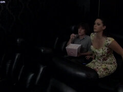 Stor røv, Store bryster, Pik sutte, Brunette, Håndjob, Mor jeg gerne vil kneppe, Søn, Stedmor