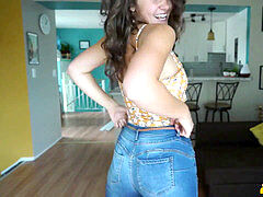 super-cute American amateur teenage Striptease 165DA1146D0-10157 - HD WebcamSpies.Com